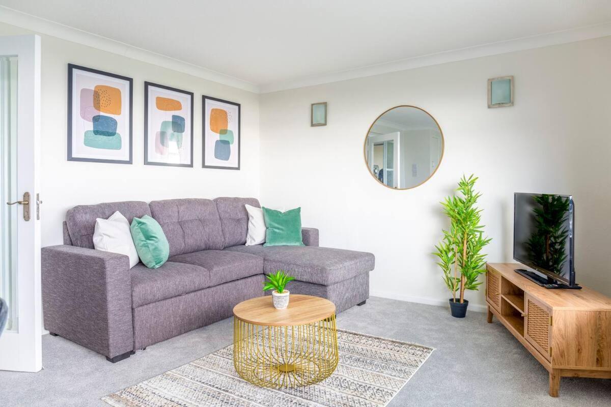 Breath Taking Sea View 2 Bedroom Sleeps 6- Parking 伯恩茅斯 外观 照片